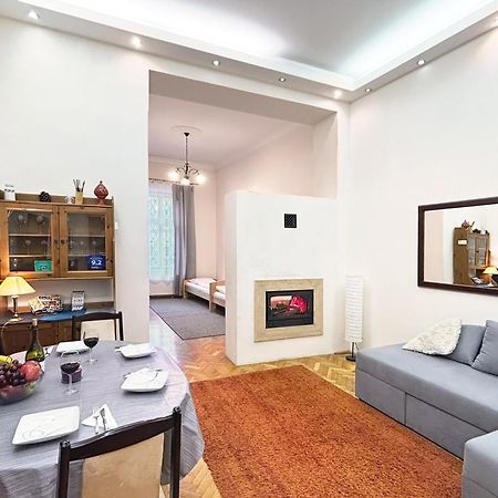 Fireplace Holidays Budapest Bagian luar foto